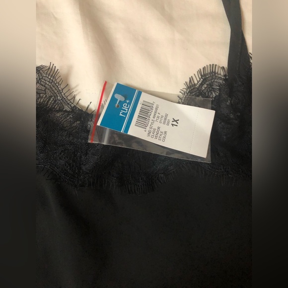 RUE21 BLACK OFF THE SHOULDERS BLOUSE WITH LACE DETAILING SIZE: 1X - Picture 4 of 12